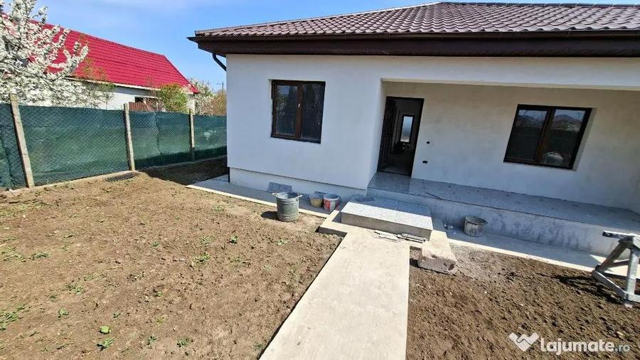 Casă cu 4 camere cu Teren 514 Mp în Cumpăna