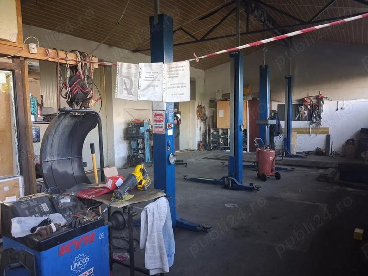 Casă cu 8 camere cu Teren 1000 Mp în Central