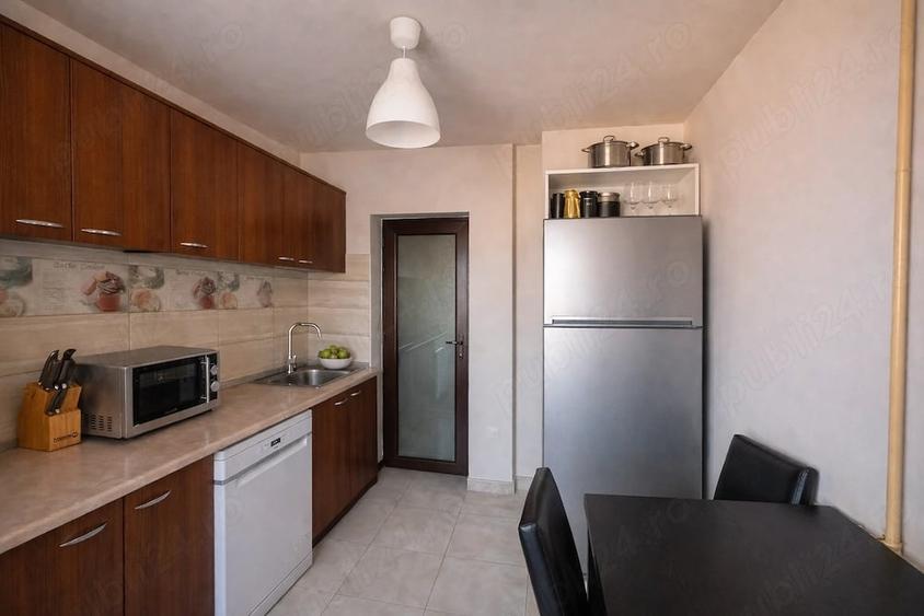 Apartament cu 4 camere decomandat în Central