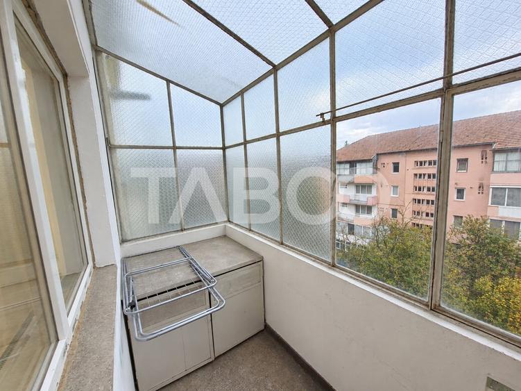 Apartament cu 2 camere semidecomandat, mobilat în Mihai Viteazul