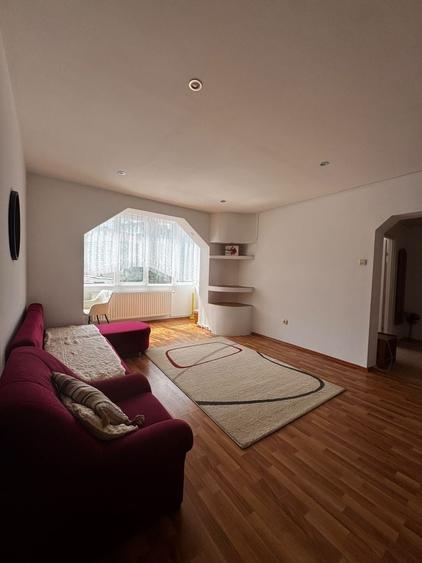 Apartament cu 2 camere semidecomandat în Centrul Istoric