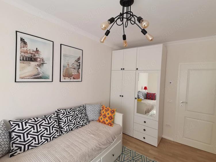 Apartament cu 3 camere decomandat în Exterior Vest
