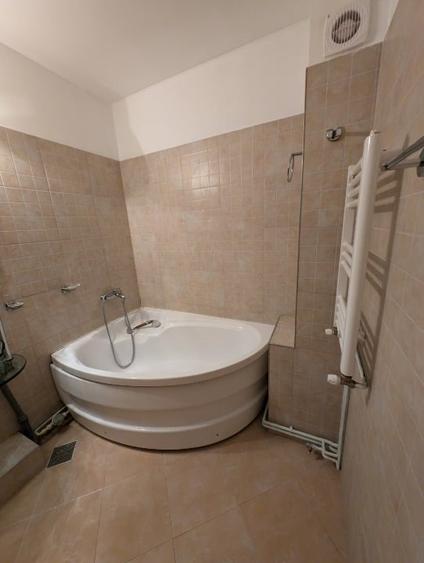 Apartament cu 4 camere decomandat în Gară