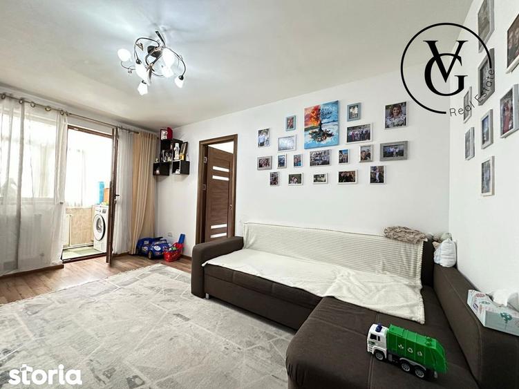Apartament cu 3 camere semidecomandat, mobilat în Tomis Nord