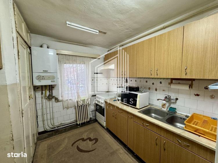 Apartament cu 4 camere decomandat în Micro 16