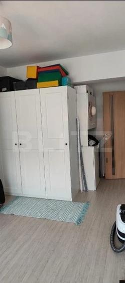 Apartament 2 camere, zona Tractorul, parcare inclusa - 1