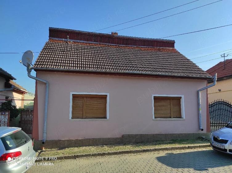 Casă cu Teren 300 Mp în Central