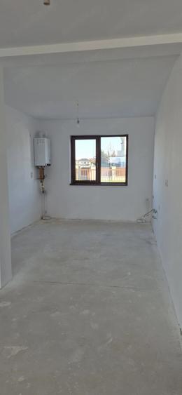 Casă cu Teren 392 Mp în Dumbrăvița