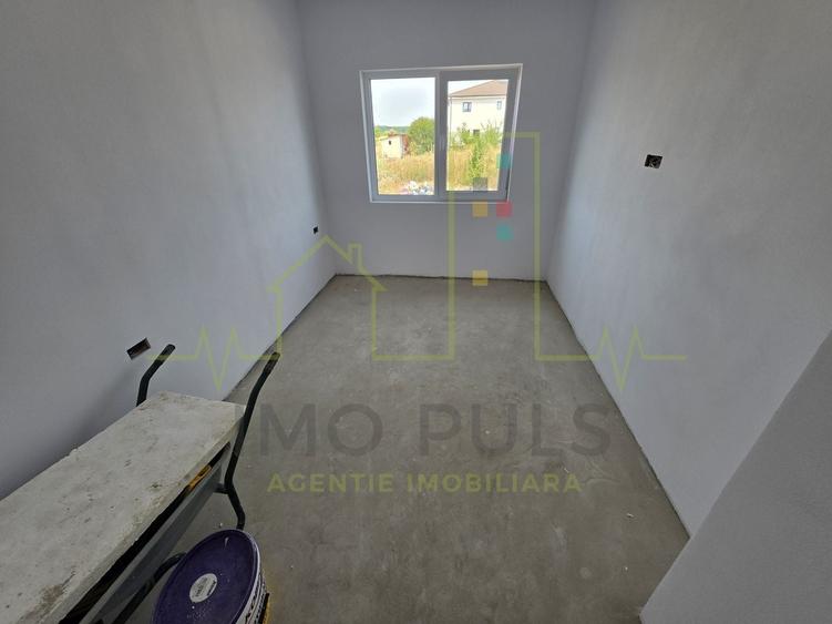 Duplex cu 4 camere cu Canalizare în Moșnița Veche