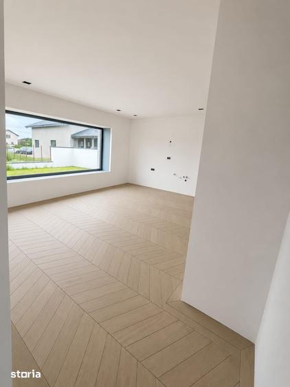 Casă cu 7 camere cu Teren 560 Mp în Tărtășești