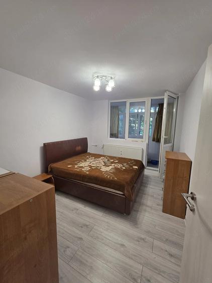 Apartament cu 3 camere semidecomandat în Titan