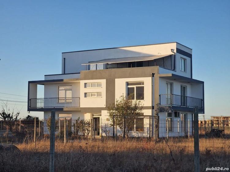 Casă cu 6 camere cu Teren 510 Mp în Schitu