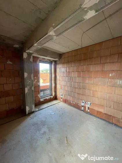 Apartament cu 2 camere semidecomandat în Independenței