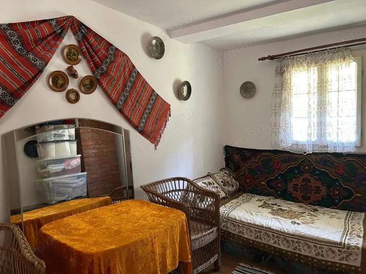Casă cu 5 camere cu Teren 1250 Mp în Marginea