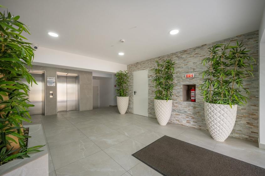 Apartament cu 2 camere semidecomandat, mobilat în Industriilor