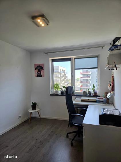 Apartament cu 3 camere semidecomandat, mobilat în Florești