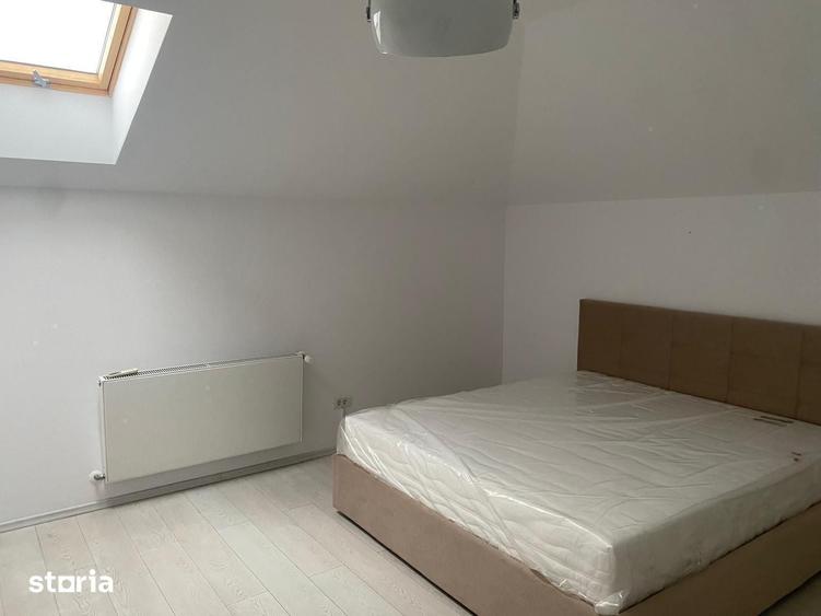 Casă cu 6 camere cu Teren 400 Mp în Central