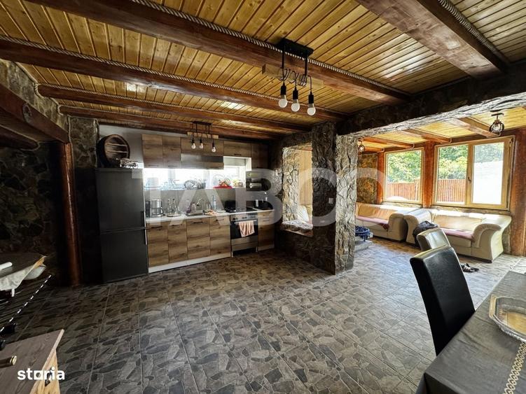 Casă cu 4 camere în Prislop