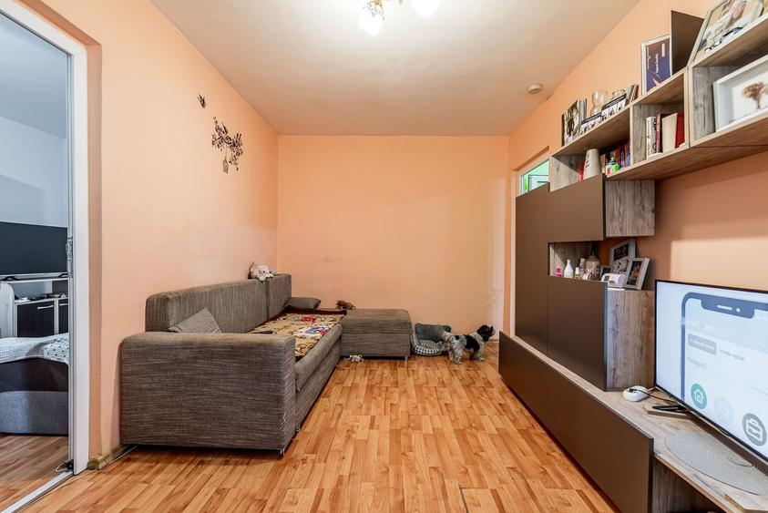 Apartament cu 3 camere semidecomandat în Aurel Vlaicu