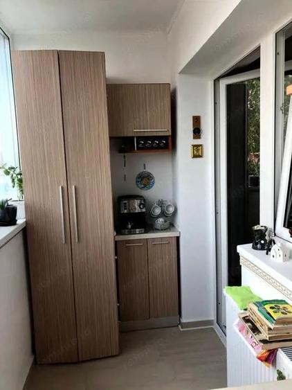 Apartament cu 2 camere decomandat, mobilat în Craiovița Nouă