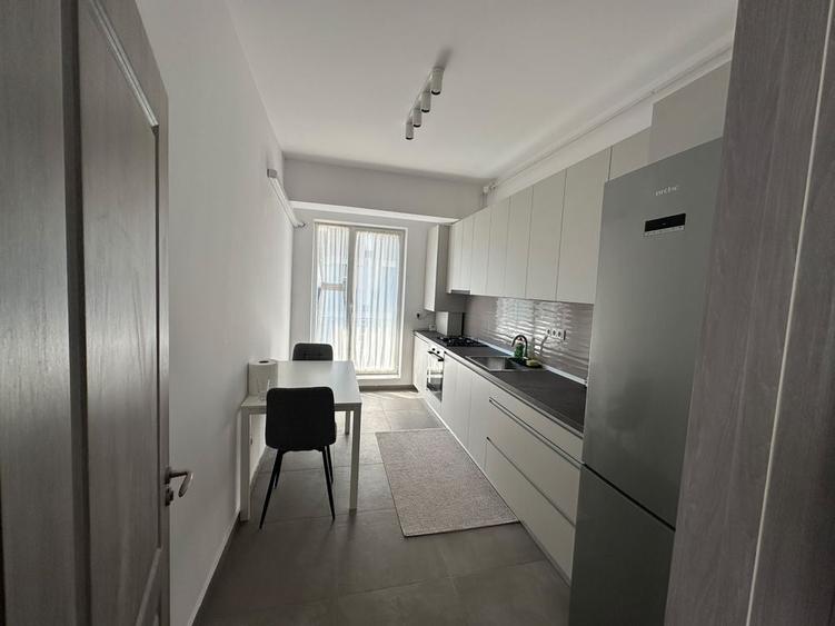 Apartament cu 2 camere decomandat în Titan