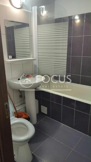 Apartament cu 3 camere decomandat în Tei