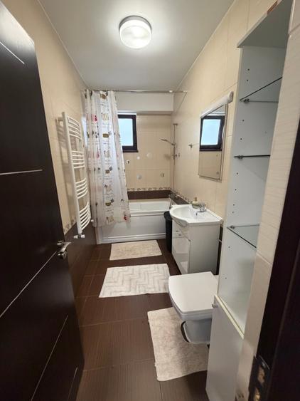 Apartament cu 2 camere decomandat în Tomis Plus