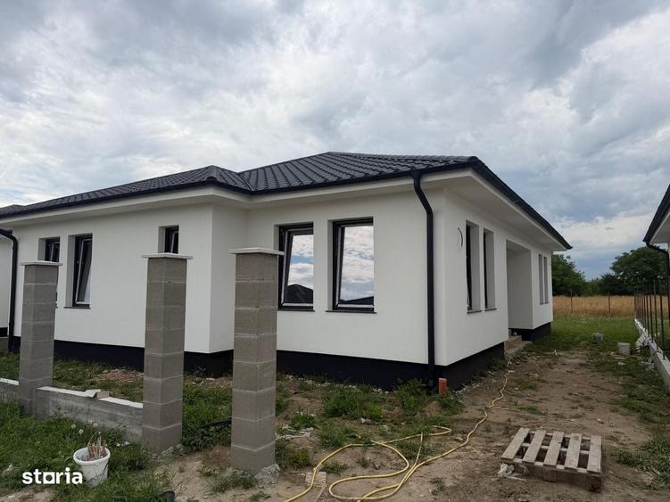 Casă cu 4 camere în Central
