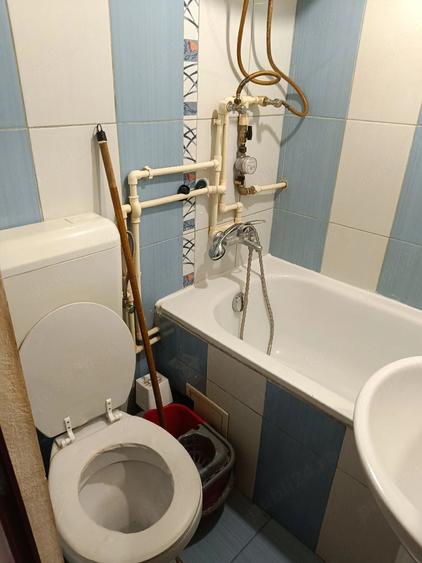 Garsonieră decomandată în Girocului