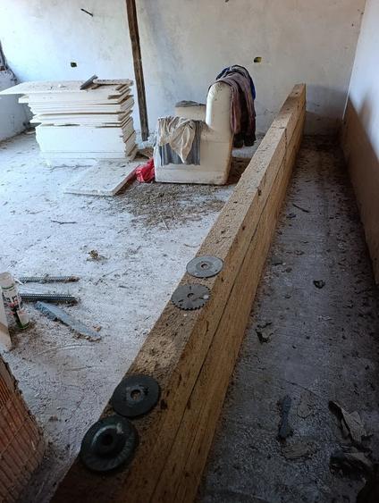 Casă cu Teren 800 Mp în Gârcina