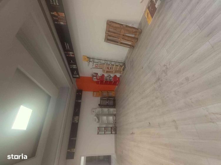 Spațiu comercial, de 85 mp, în Central