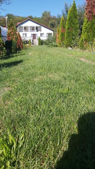 Casă cu 4 camere în Surani