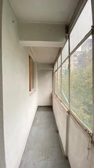 Apartament cu 3 camere în Tineretului