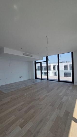 Apartament cu 4 camere decomandat în 13 Septembrie