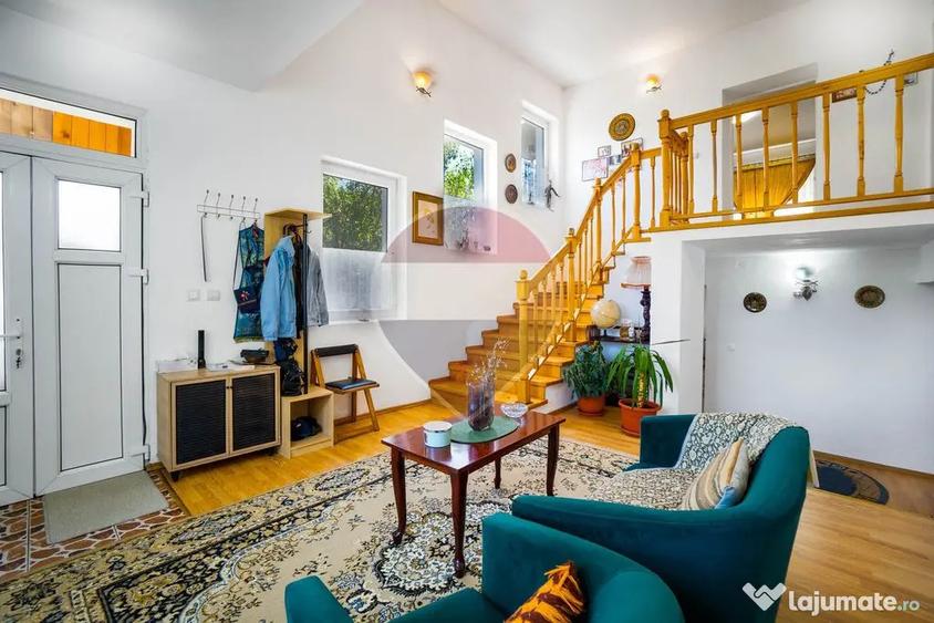Casă cu 6 camere cu Teren 2794 Mp în Bunești