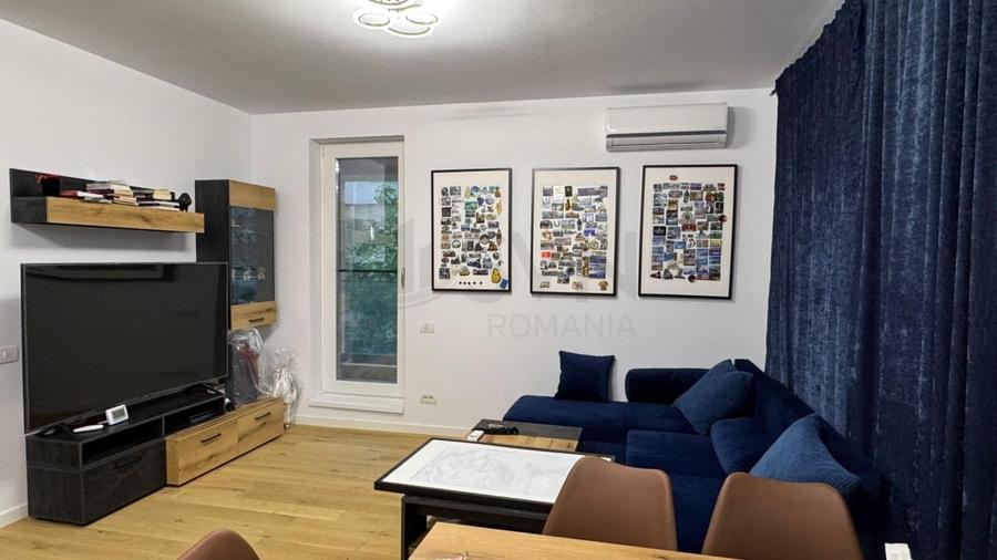 Apartament cu 3 camere semidecomandat, mobilat în Crângași