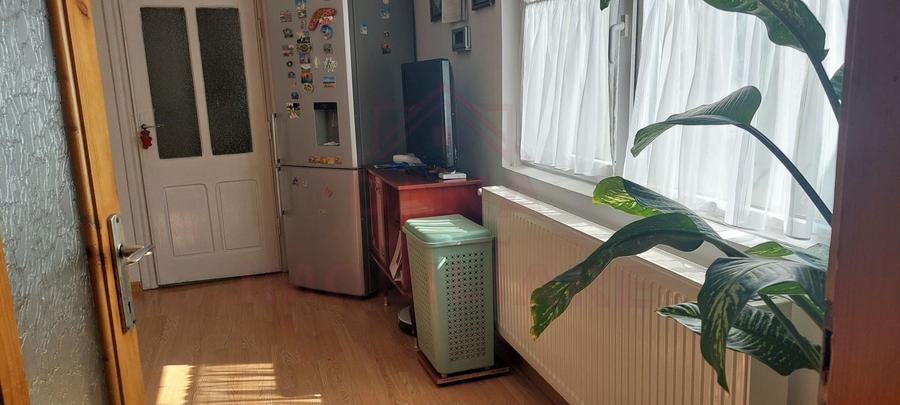 Duplex cu 4 camere cu Canalizare în Central