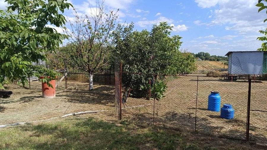 Casă cu 3 camere în Izvor