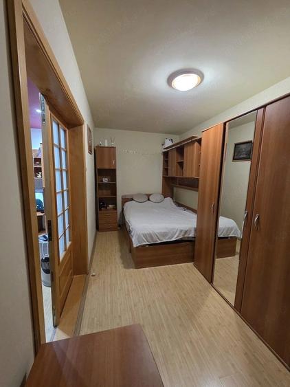 Apartament cu 2 camere semidecomandat, mobilat în Complex Studențesc