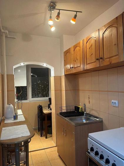 Garsonieră decomandată în Central
