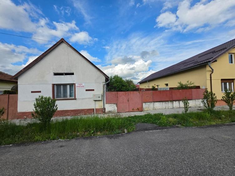 Casă cu 2 camere în Central