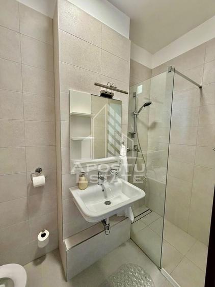 Apartament cu 3 camere decomandat, mobilat în Torontalului
