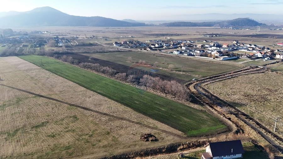 Teren agricol extravilan de 6655 mp, în Hărman