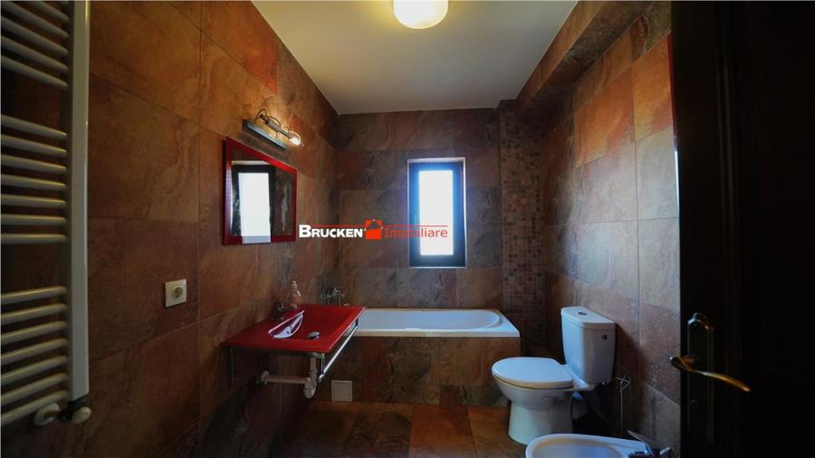 Apartament cu 3 camere decomandat în Ultracentral