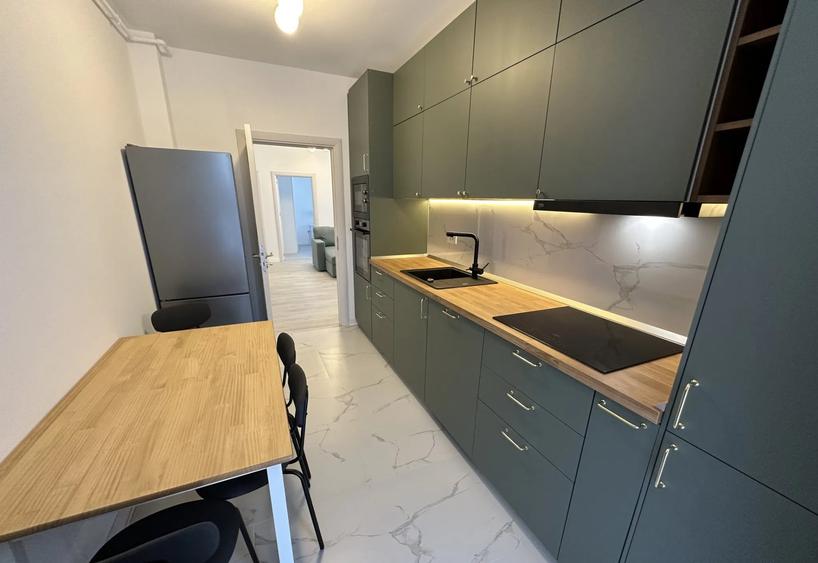 Apartament cu 3 camere semidecomandat, mobilat în Otopeni