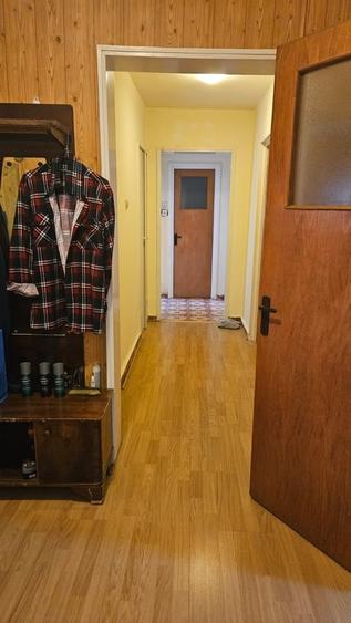 Apartament cu 3 camere decomandat în Titan