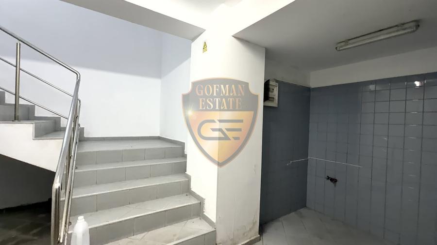 Spațiu comercial, de 323.39999389648 mp, în Central