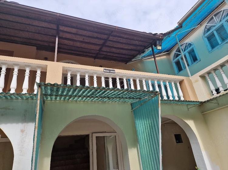 Casă cu 6 camere cu Teren 223 Mp în Central
