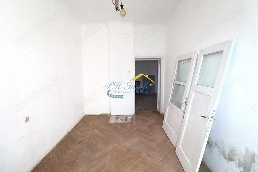 Apartament cu 2 camere semidecomandat în Florești