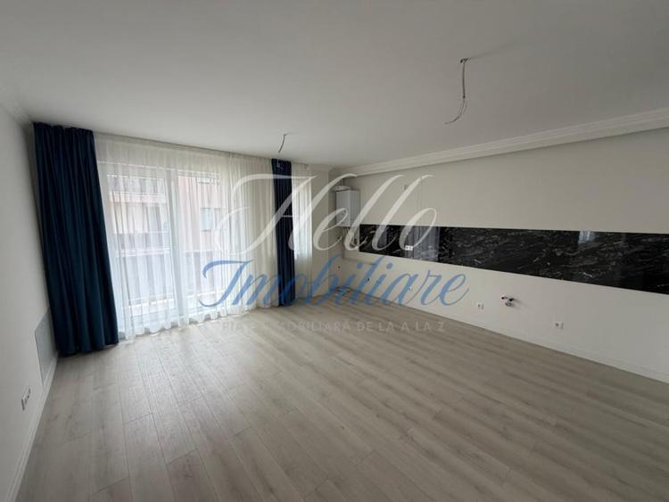Apartament cu 3 camere decomandat în Florești